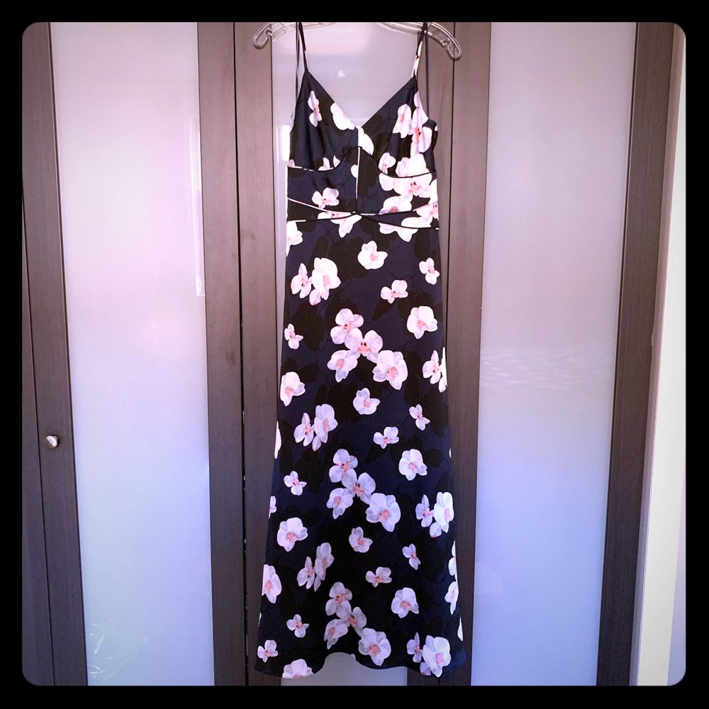 NWOT Banana Rep Navy Floral Maxi Dress (Size 4)